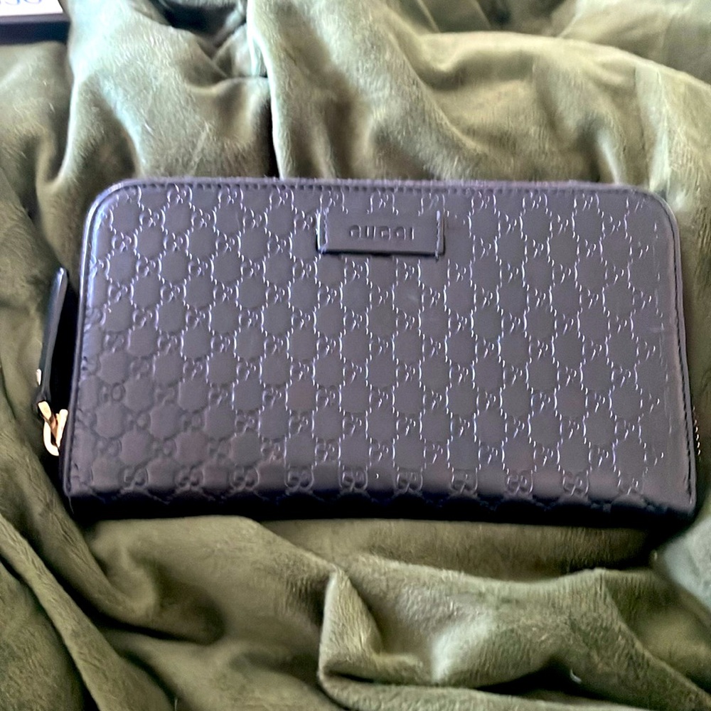 Gucci GG Leather Zip Around Wallet Black EUC🖤💛449391493075 - Picture 1 of 7